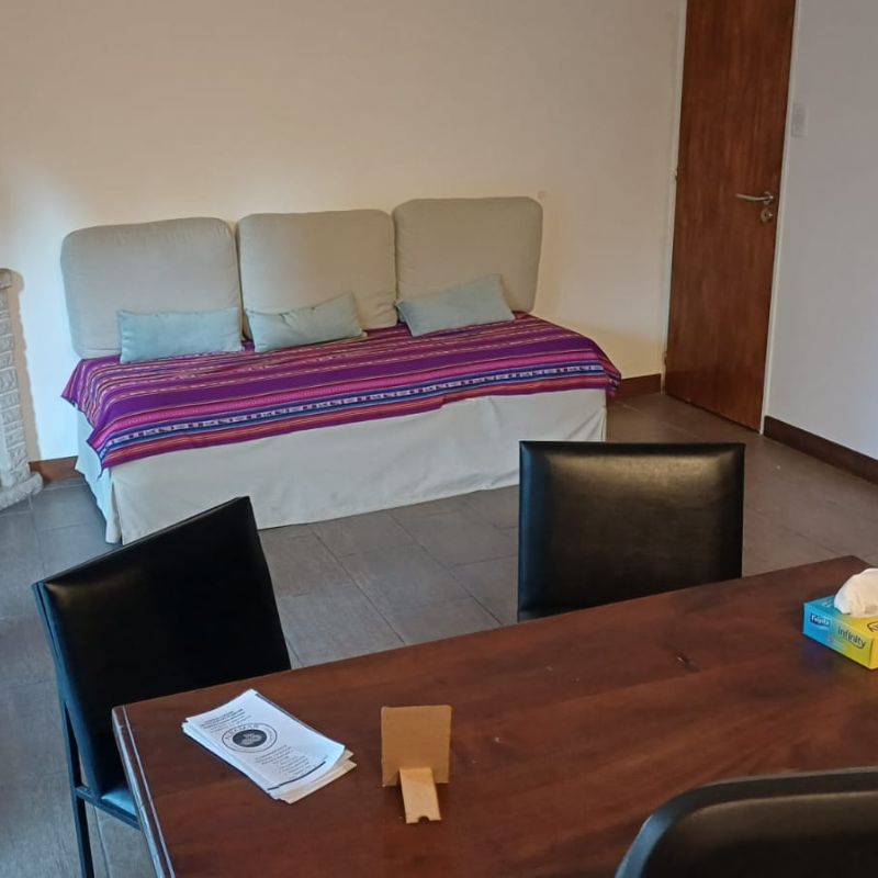 Psicología Acompañamos procesos terapéuticos a lo largo del ciclo vital. Brindamos un espacio de escucha clínica, confidencial y de cuidado en salud mental. Trabajamos con familias y referentes según cada situación, articulando con instituciones y equipos interdisciplinarios.