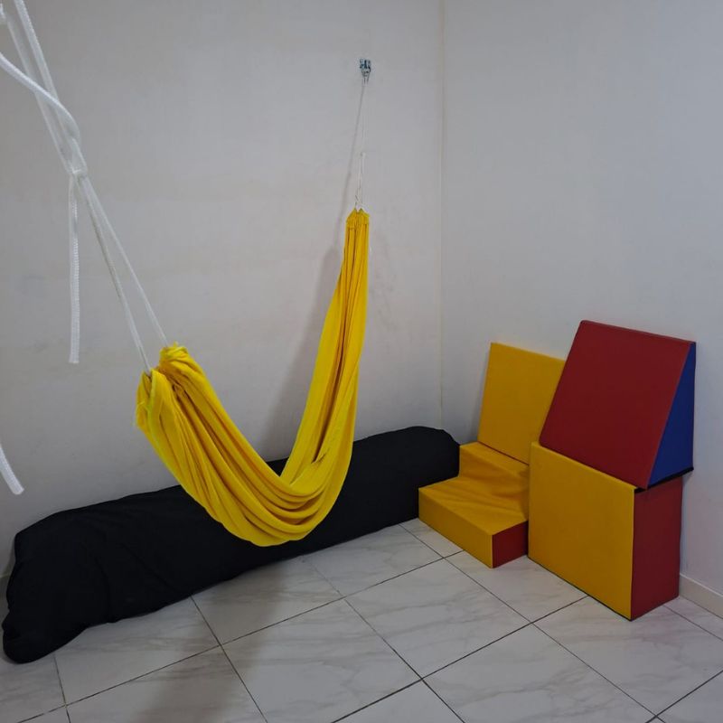 Psicomotricidad Favorecemos la integración del cuerpo, la emoción y el pensamiento a través del juego y el movimiento. Acompañamos la organización del gesto, el esquema corporal y la relación con el espacio y con otros en contextos terapéuticos y socioeducativos.